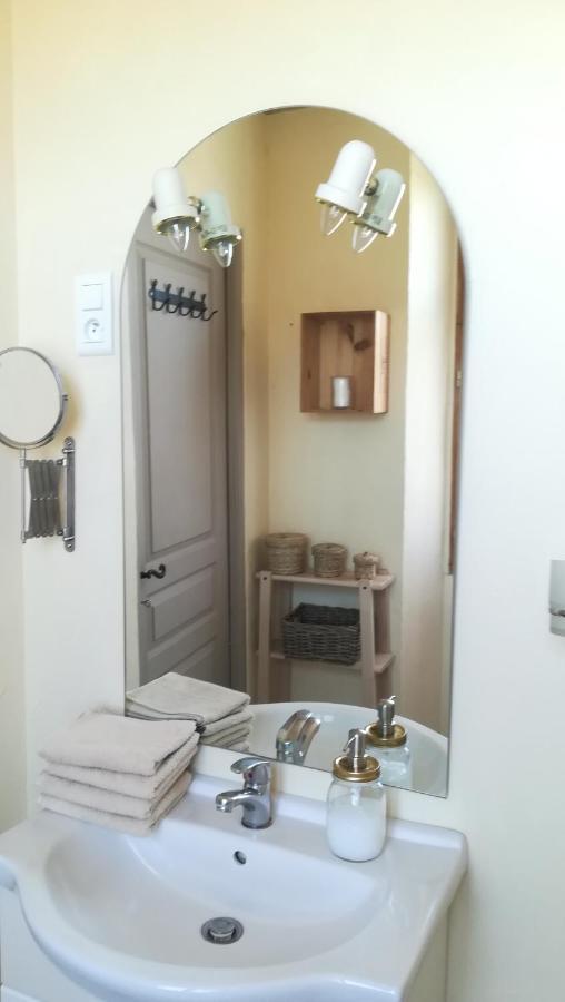 Le Mas De Carrie Bed & Breakfast Parisot  Екстериор снимка
