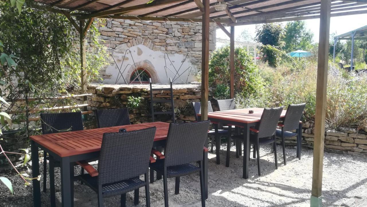 Le Mas De Carrie Bed & Breakfast Parisot  Екстериор снимка