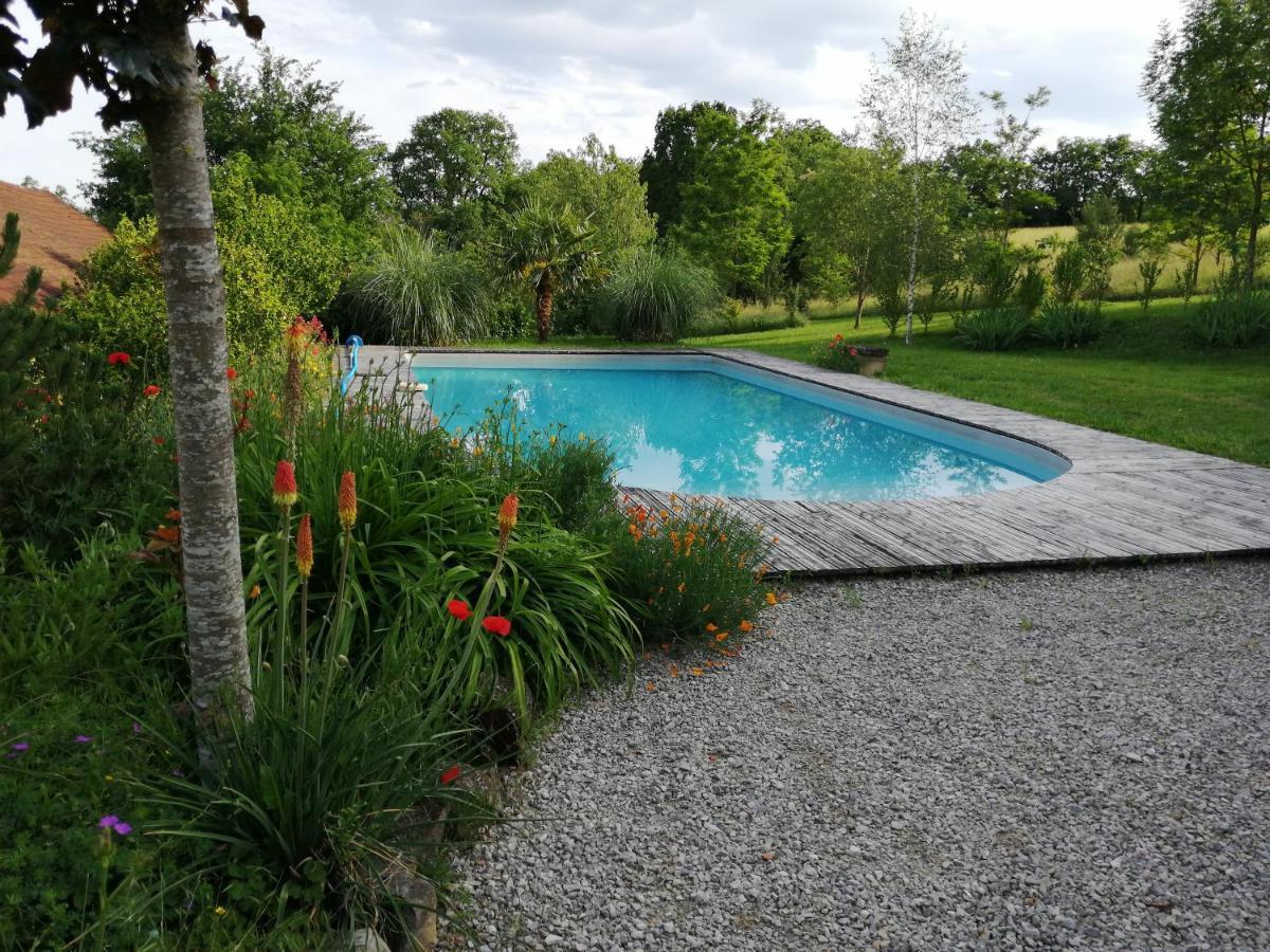 Le Mas De Carrie Bed & Breakfast Parisot  Екстериор снимка